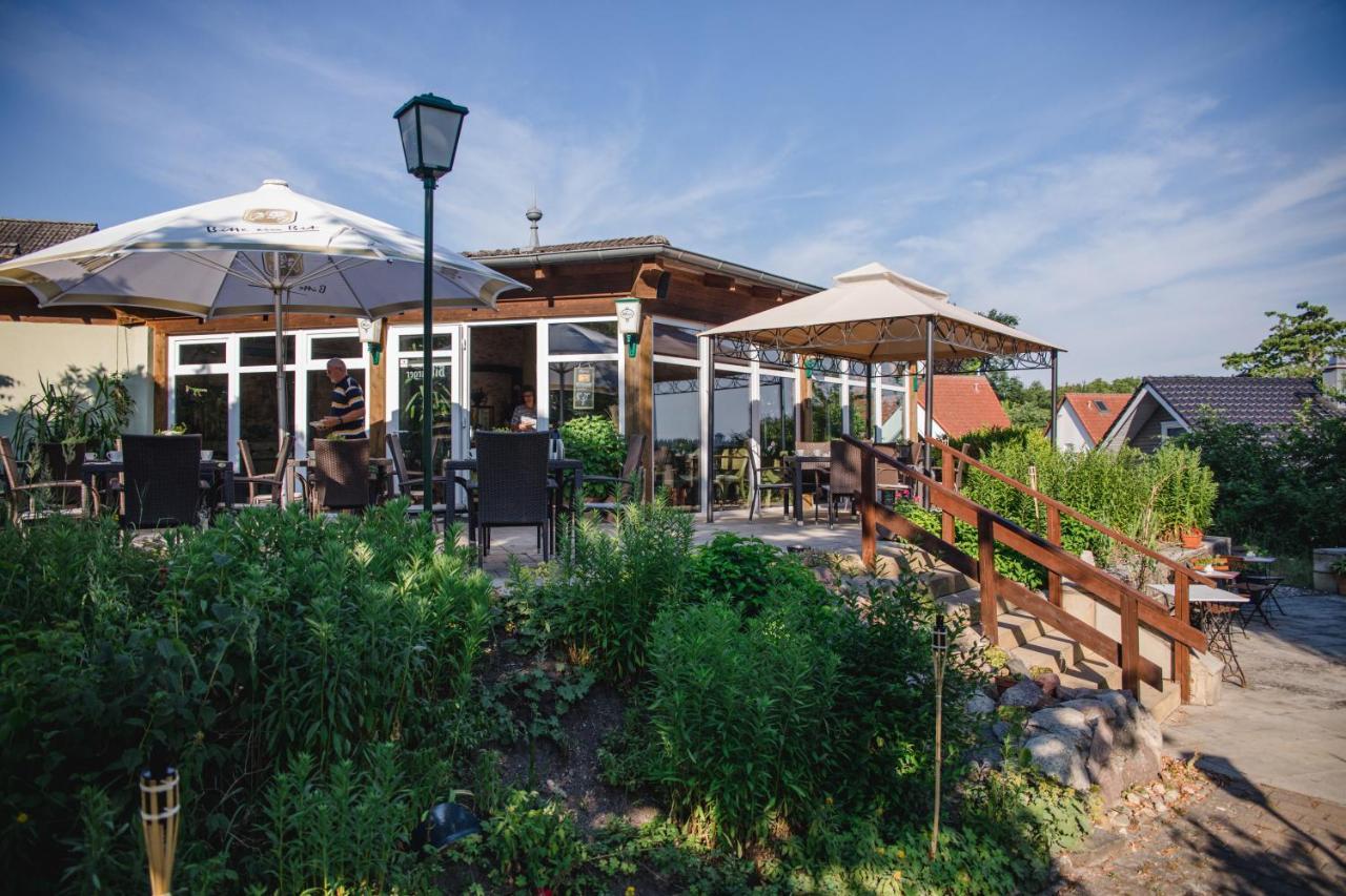 Landhotel Peters Canow Экстерьер фото